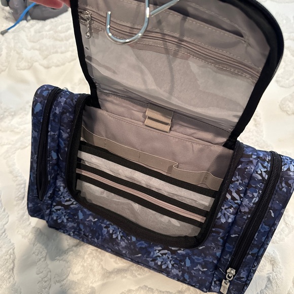 baggallini NEW Travel Toiletry Kit Foldable Cosmetic Bag blue floral abstract - Picture 2 of 6